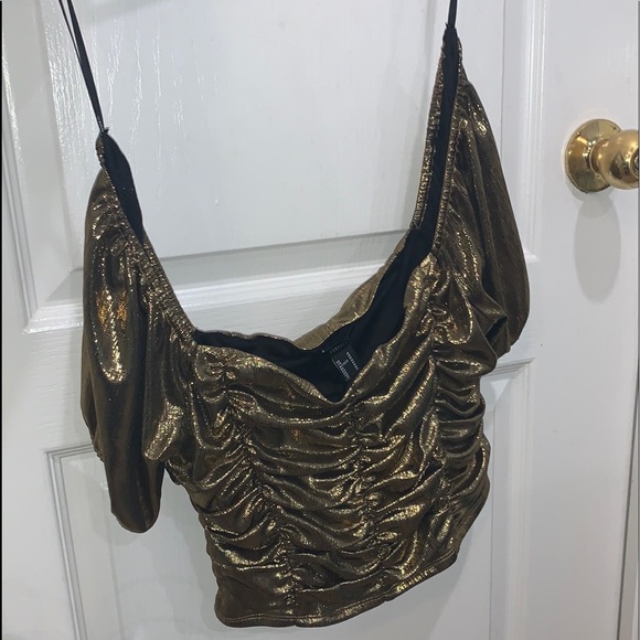 FOREVER21 Low Neck Cropped Off-sleeve Golden Glittery top - Picture 1 of 4